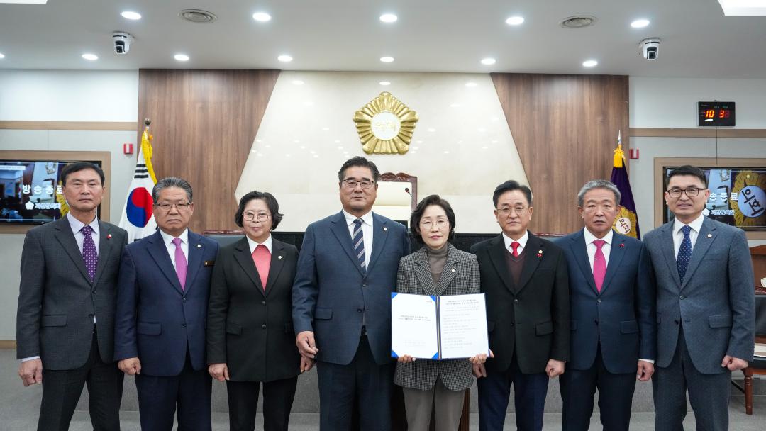 '국민기초생활보장법 조속 개정 촉구 건의문' 게시글의 사진(2) 'DSC05599.jpg'
